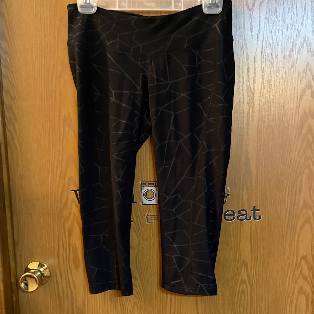Old Navy Black Patterned capris
